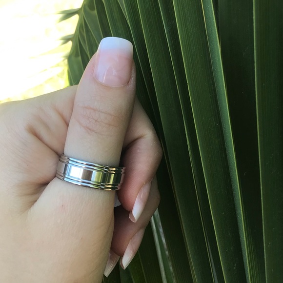 Jewelry - NWT stainless steel silver ring